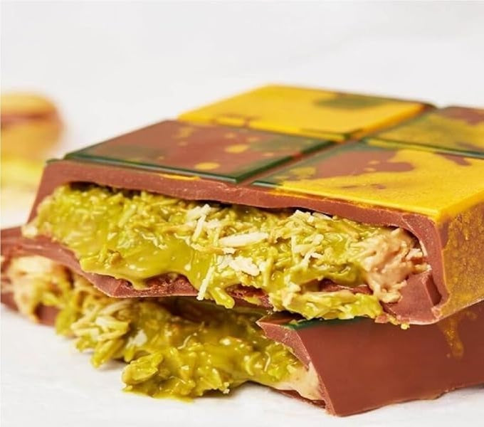 Fex Kunafa Dubai Chocolate Milk Chocolate with Pistachio Cream, 230g